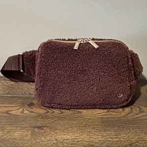 lululemon Everywhere Belt Bag Fleece Brown Large 2L NWT